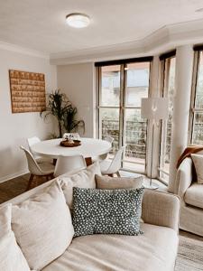 Sea Breeze on Main Beach - Facilities and Amenities