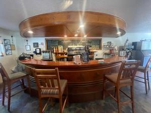 Sierra Woods Lodge - Amenities and Services