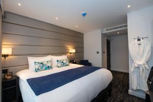 Signature London, The J Marylebone - Check-in and Policies