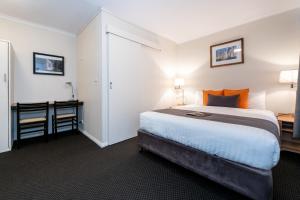 Silver Hills Motel - Check-in and Check-out