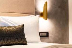 SKYE Suites Sydney - Room Features and Comforts