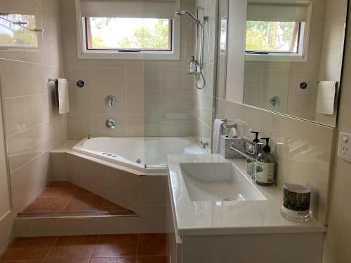 Southern Grampians Cottages - Exceptional Amenities