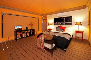 Squeakywindmill Boutique Tent B&B - Complimentary Breakfast Delights