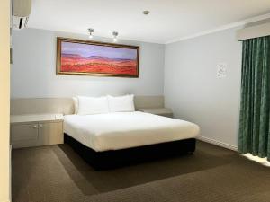 Stay at Alice Springs Hotel - Children and Pets