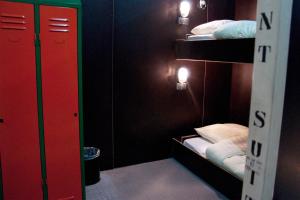 Stayokay Hostel Eindhoven - Blue Collar - Dining and Entertainment