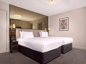 Strand Palace - Policies and Amenities