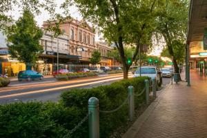 Summer East Apartments - Nearby Attractions