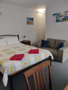 Summers Rest Units - Facilities and Services