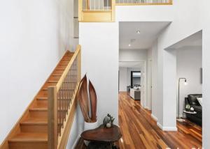 Sun Room in the European Style Luxorious Home - Additional Services