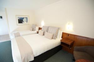 SureStay Hotel by Best Western The Clarence on Melville - Location and Accessibility