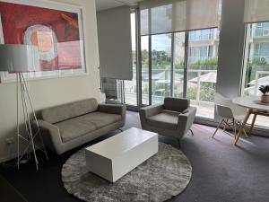 Tashas Apartments on Warwick - Contact Details