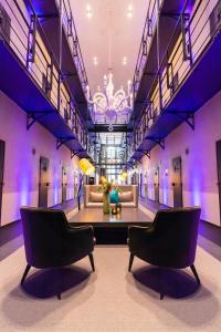 The Arresthuis - Convenient Location and Accessibility