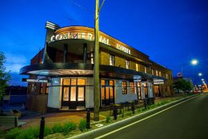 The Commercial Boutique Hotel - Inviting Room Features