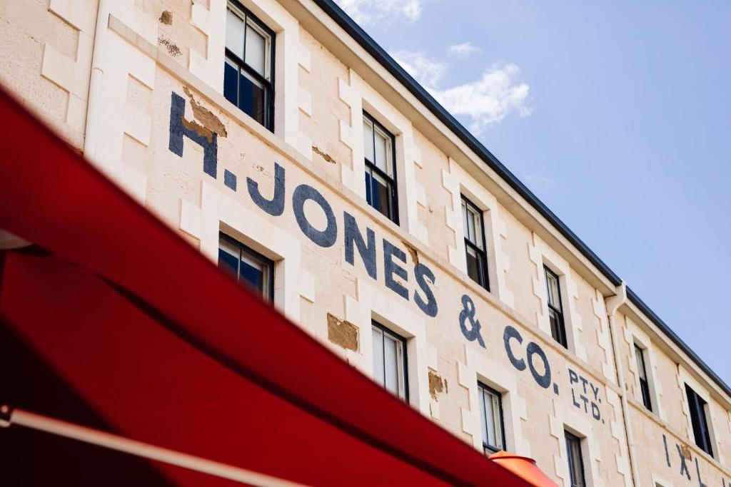 The Henry Jones Art Hotel Review