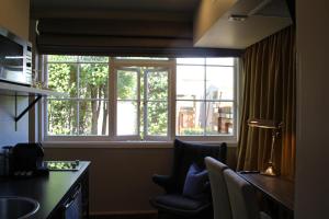 The Houston Wagga - Outdoor Garden and Kitchenette