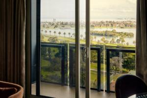 The Kinson - Hotel Amenities and Services