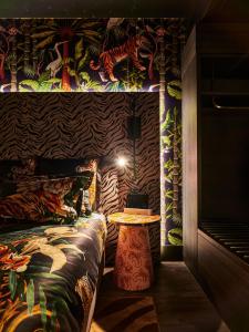 The Motley Hotel - Facilities and Amenities