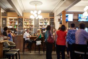 The Rose Hotel & Motel - Delightful Dining Options