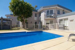 The Sands Holiday Apartments - Nearby Activities