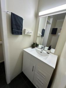 The Silver Bream Motel & Self Contained Units - Proximity to Bastion Point Beach