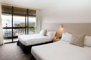 The Terrace Hotel Adelaide - On-site Dining and Amenities