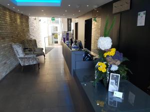 The Westbridge Hotel Stratford - Booking and Policies