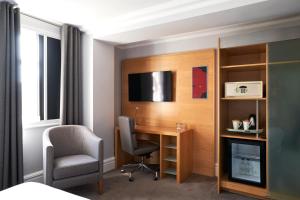 Thistle London Park Lane - Nearby Attractions and Accessibility