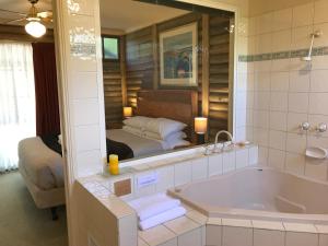 Ti-Tree Village - Guest Experiences