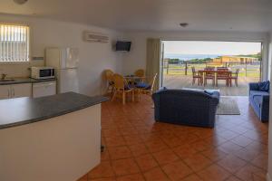 White Sands Estate - Dining and Cuisine