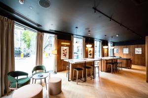 Wilde Aparthotels London Aldgate Tower Bridge - Convenient Location and Accessibility