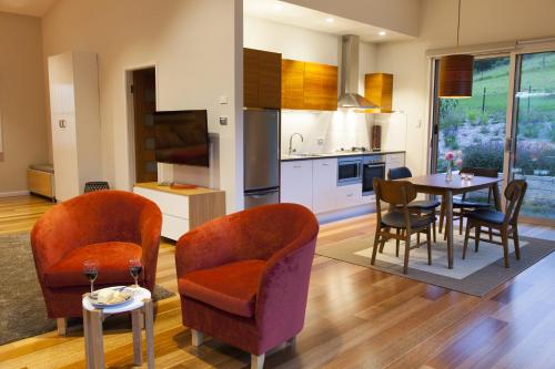 Wilderberry Cottage - Amenities and Facilities