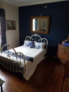 Wisemans Inn - Entertainment and Services