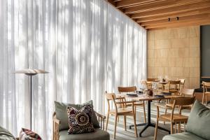 Wonil Hotel Perth - Handwritten Collection - Guest Services