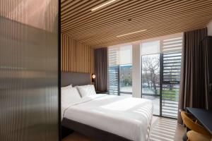 YOTELPAD London Stratford - Kitchenette Offerings