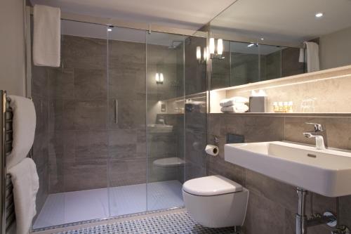 54 Queens Gate Hotel - Key Points