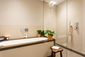 56 Welbeck Street - Key Points
