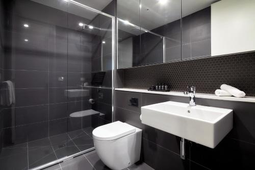 381 Cremorne - Check-in and Check-out