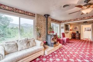 A Bed of Roses - Booking Information