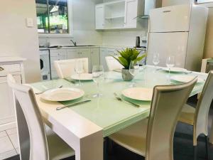 Adelaide Hills Escape - Tranquil Environment and Attentive Host