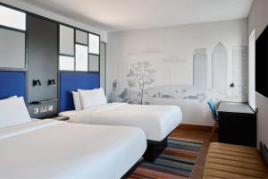 Aloft London Excel - Accessibility and Transportation