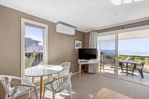 Aqualuna Beach Resort - Guest Reviews and Ratings