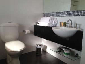 Auldington Hotel - Exploring Launceston and Beyond