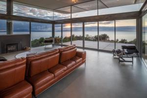 Avalon Coastal Retreat - License Information