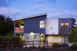 Azura Villa Review: Exceptional Stay Awaits - Guest Experiences