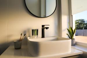 Barrys Beach Road Hotel - Guest Ratings
