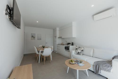 Beach & Bay Stay Motel - Nearby Activities