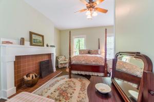 Bourbon Manor Bed & Breakfast Inn - Booking and Genius Discounts