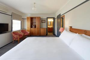 Brassey Hotel - Managed by Doma Hotels - Dining and Breakfast Options