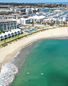 Breakwater Short Stay - Guest Ratings and Location