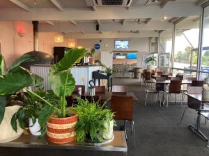 Bridport Bay Inn - Policies and Information